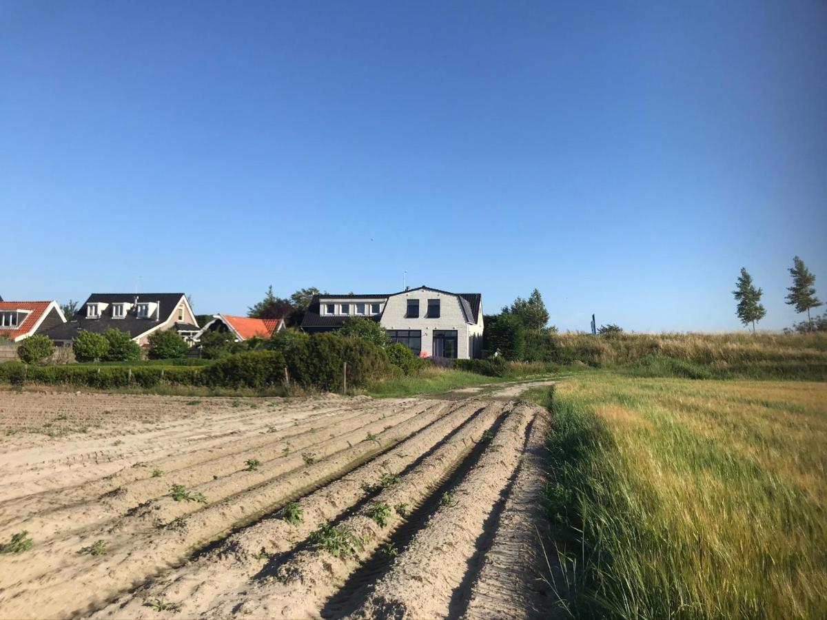 T Huuske Tuinappartement Met Fantastisch Uitzicht, Nabij Zee Zonnemaire Εξωτερικό φωτογραφία